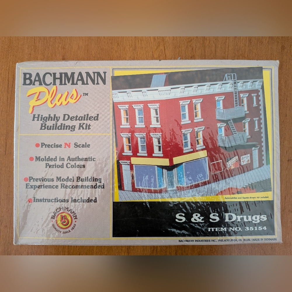 Bachmann Plus Building Kit N Scale Train Model - Picture 1 of 2